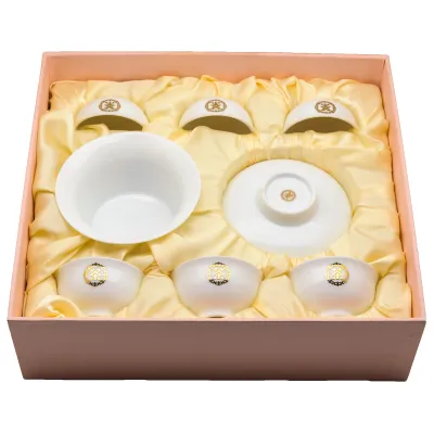 White Porcelain Gaiwan and Teacups Set